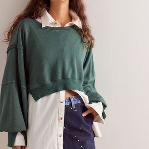 We The Free Cropped Camden Sweater NWOT in Forest Pine Sz. Medium